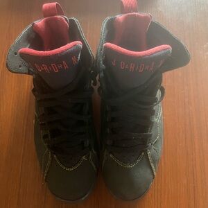 Air Jordan 7 Retro size 8 in black/varsity red/citrus